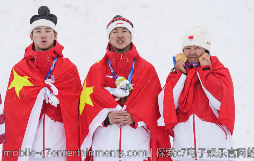 探索c7电子娱乐官网的游戏方式与社交功能